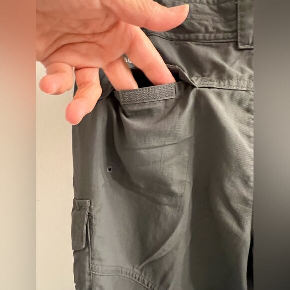 COLUMBIA Ladies’ Dark Gray Cargo Shorts Sz 4 - Picture 4 of 5